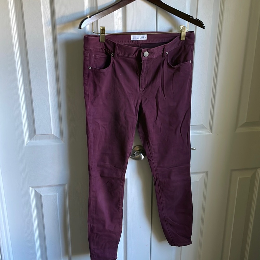 Loft mulberry colored leggings with pocket detail